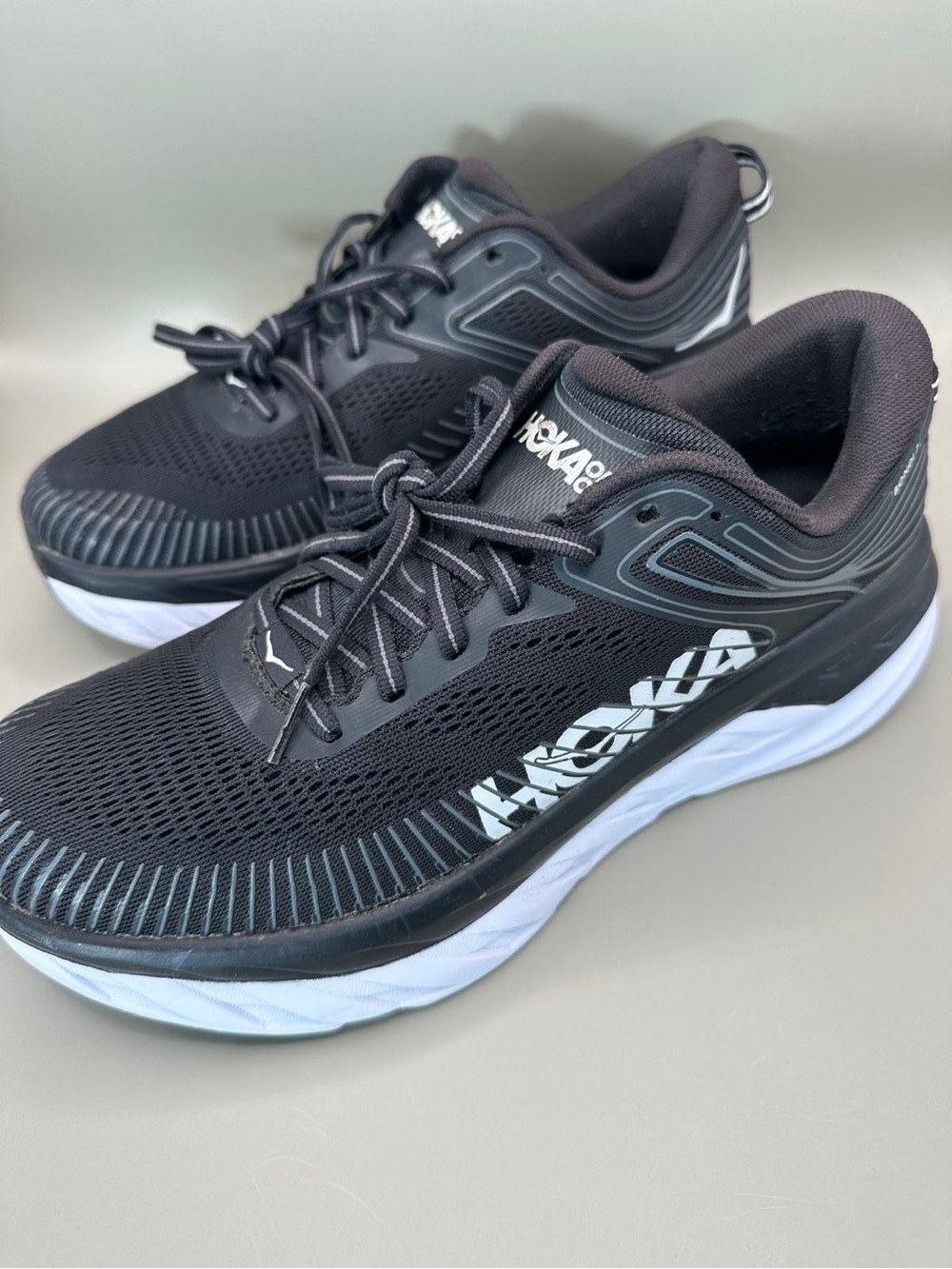 Hoka One One Bondi 7 Women's Size 10 Running Shoes Black.